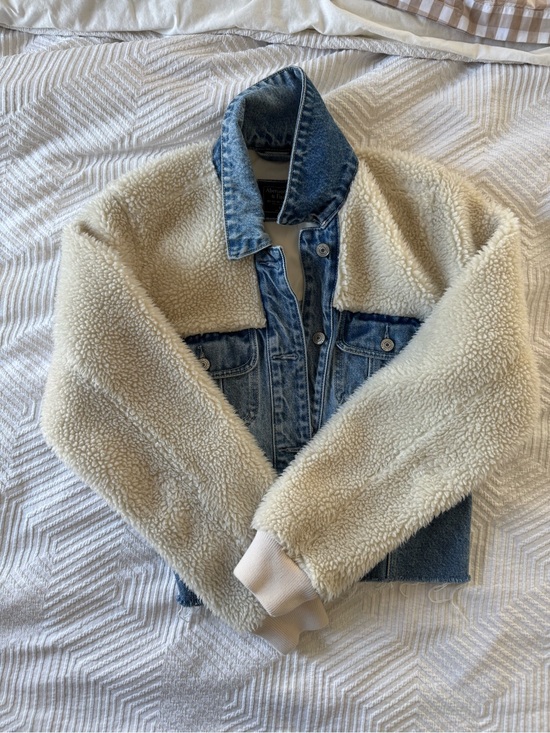 Abercrombie & Fitch Jackets & Blazers - Abercrombie & Fitch Light Blue Denim Jacket with Cream Sherpa